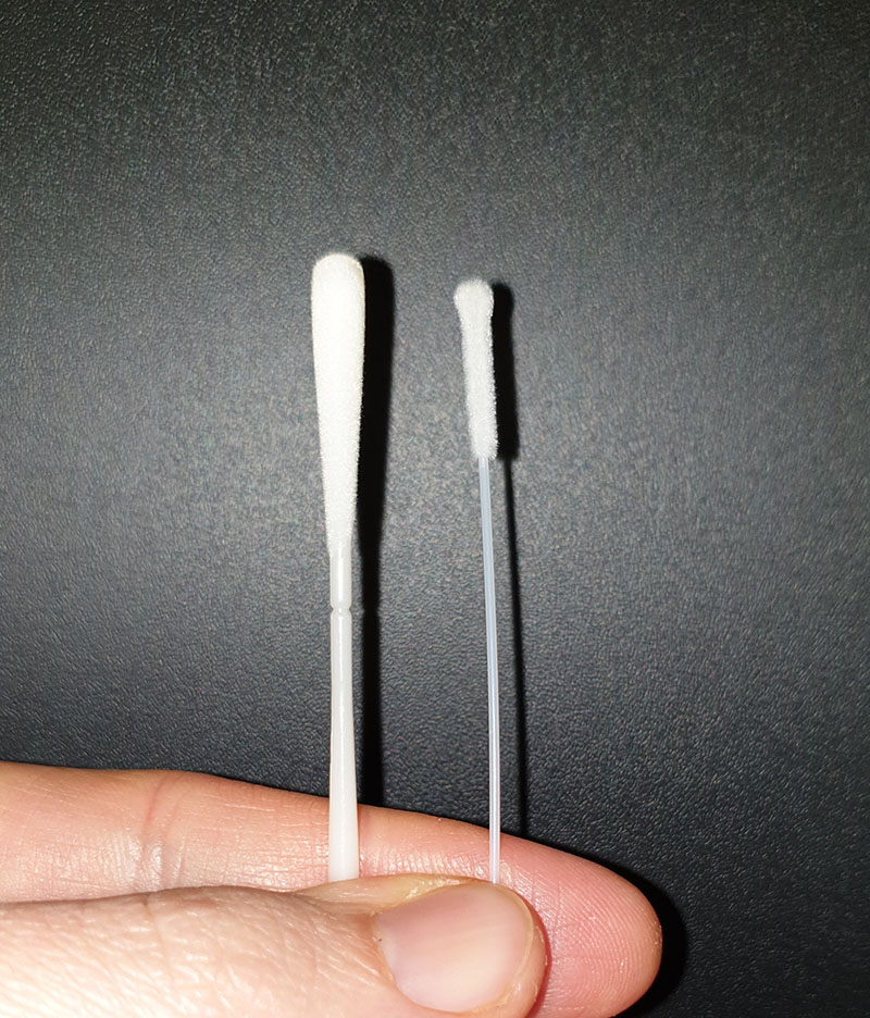 Jeden z těhle dvou tamponů do nosu narvat skutečně nechcete.